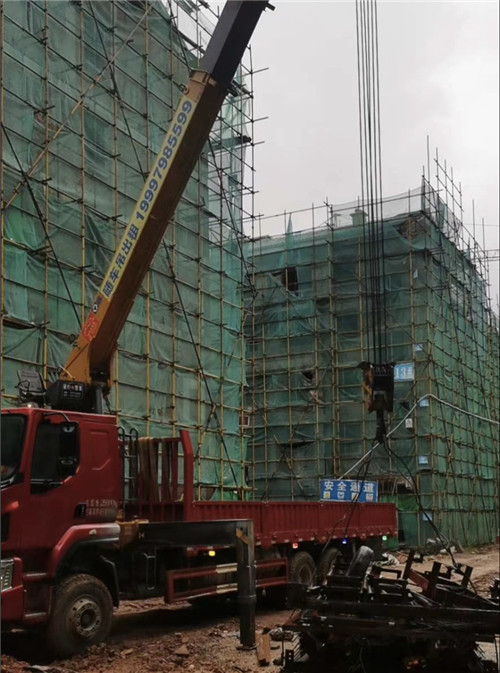 北塔区“慢工细活”—— 吊车的 “微动控制” 技术